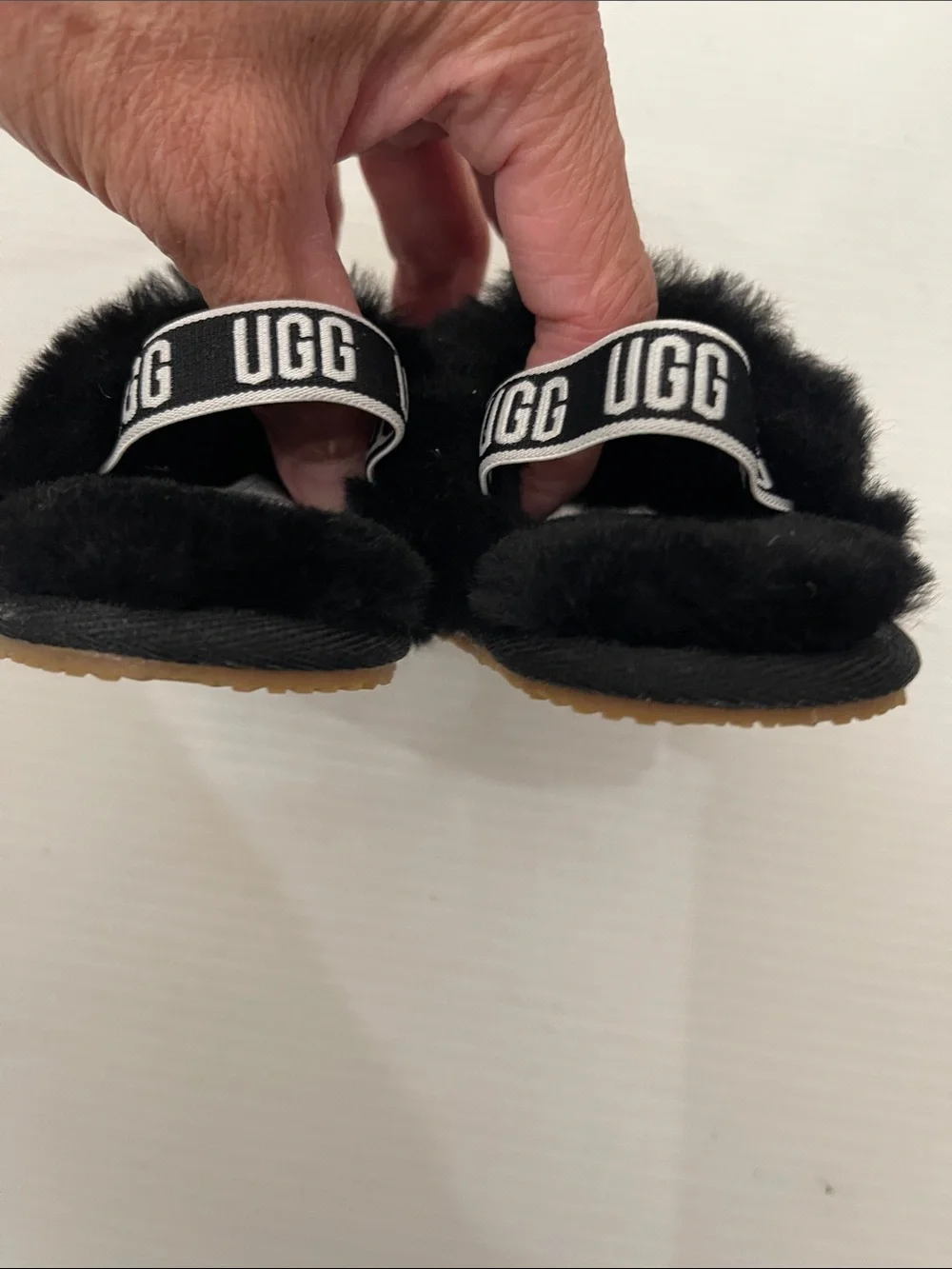 UGG WINTER FLUFF YEAH SLIDE INFANT TODDLER LOGO STRAP SANDAL BABY 0-3 MONTHS